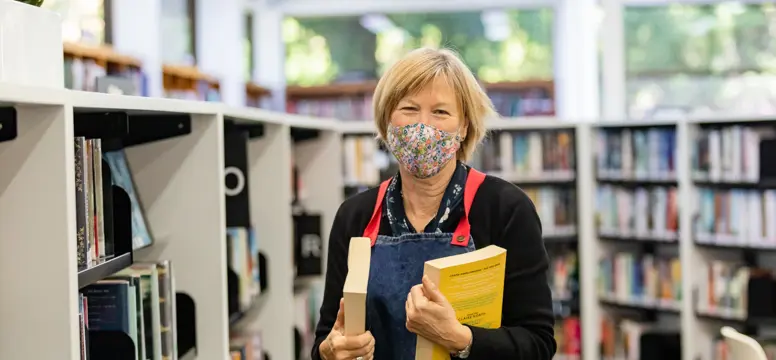 Subiaco Library_with mask_covid