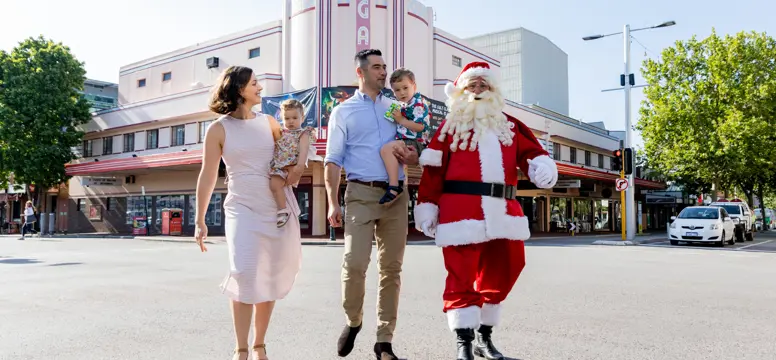 Mayor David, family, Santa