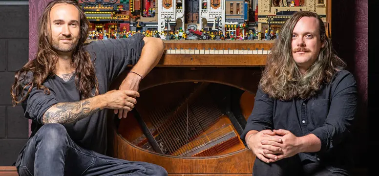 4KPQ59Z_JacksonandAlex_Piano1_jpg