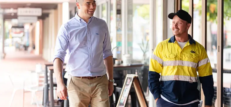 Mayor David McMullen walking with community members (tradie) Rokeby Road (2) 1200x800