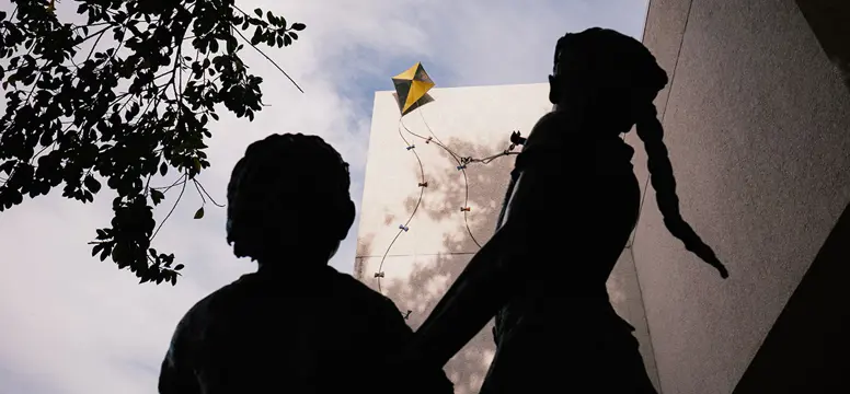 Library Sculpture 5196