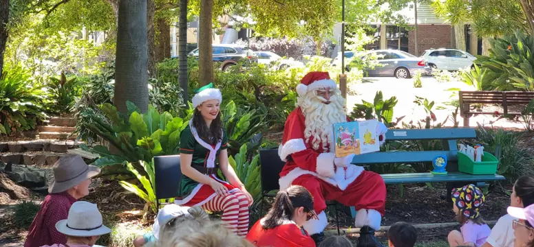 reading santa.png