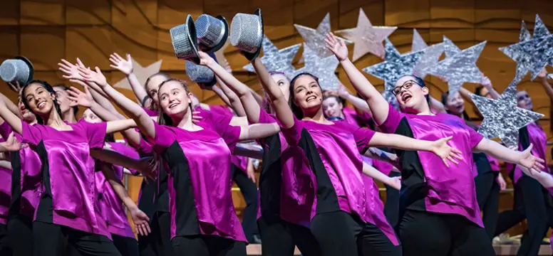 Australian girls choir with stars