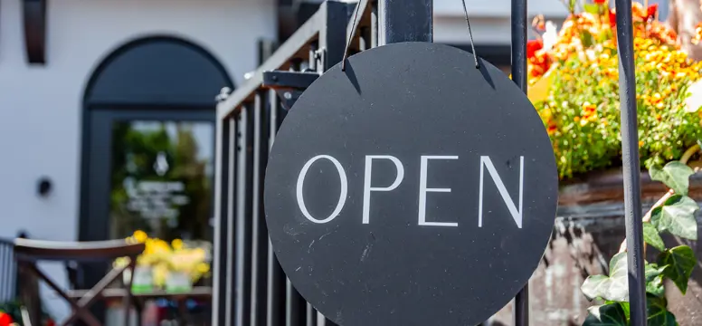 Accent Cafe open sign